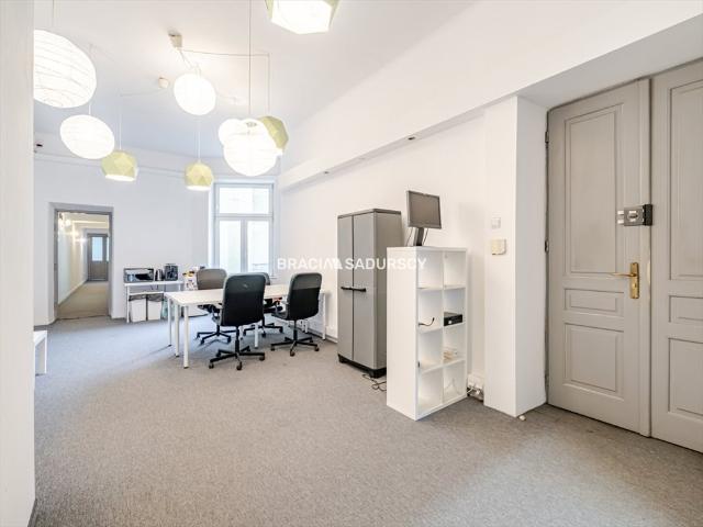 Przestronne biuro 140 m² z balkonem w centrum Krakowa