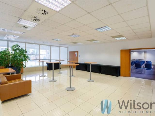 Polecam nowoczesne biuro 260 m² z możliwością podziału w Warszawie