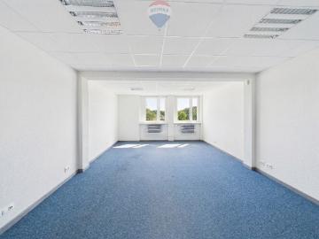 Przestronne biuro 39,2 m² z windą i parkingiem