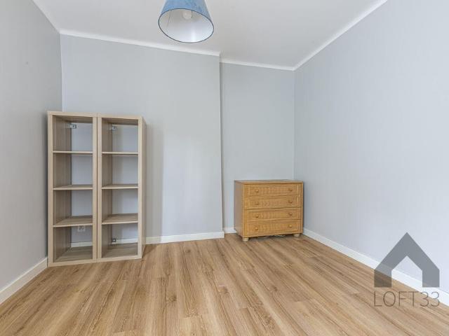 Przestronne dwupokojowe mieszkanie na os. Stałym w Jaworznie do wynajęcia | Spacer 3D