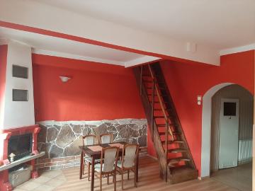 Przestronne dwupoziomowe mieszkanie 100 m² z kominkiem