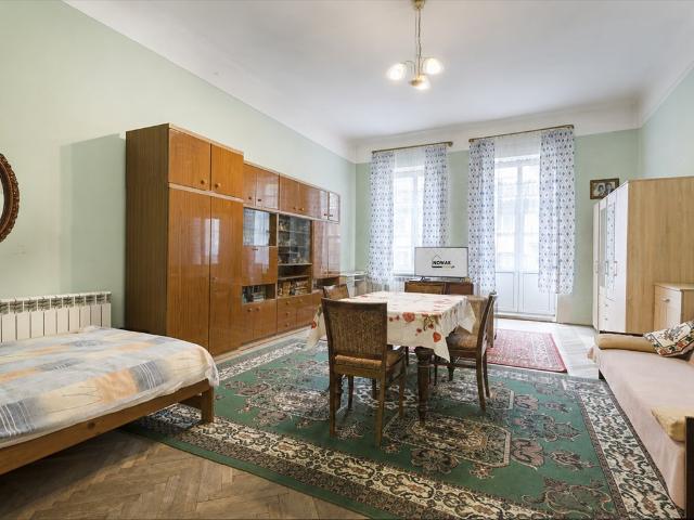 Przestronne mieszkanie w zabytkowej kamienicy 74 m²