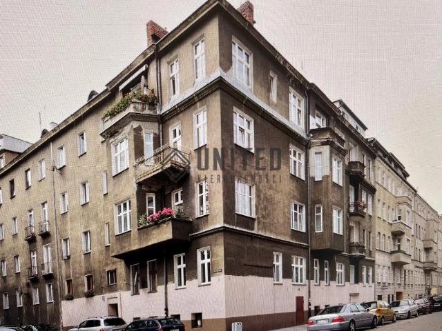 Przestronne mieszkanie 82,55 m² kamienica z 1920 r. z windą, klimatyzacją i ogródkiem