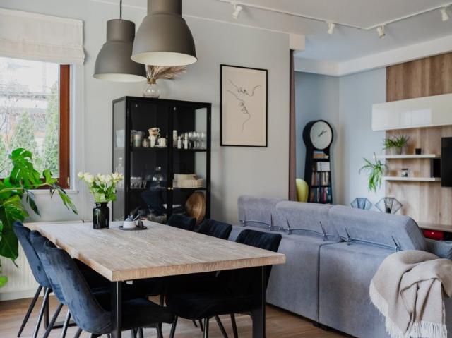 Przestronny 5 pokojowy apartament z ogródkiem i dwoma miejscami