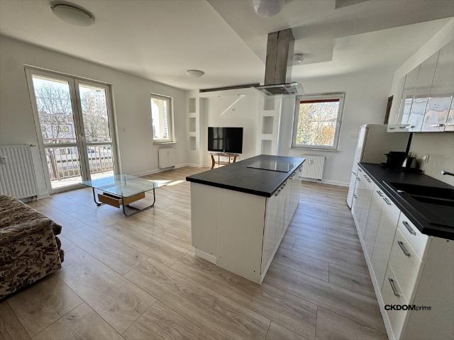 Na sprzedaż przestronny 128m² apartament z 2 balkonami i garażem