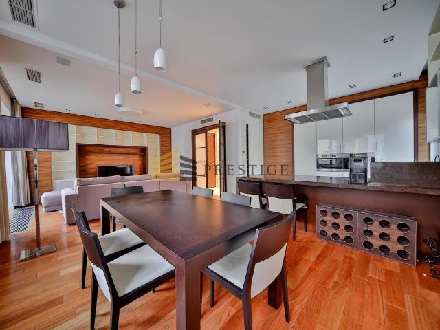 Przestronny 3 pokojowy apartament 96 m2 w prestiżowym Śródmieściu