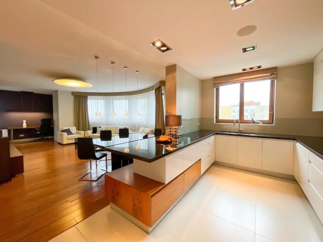 Przestronny apartament z tarasem, Ochota Residence