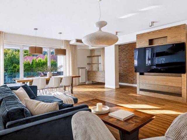 Przestronny apartament z tarasem Syta Odnowione