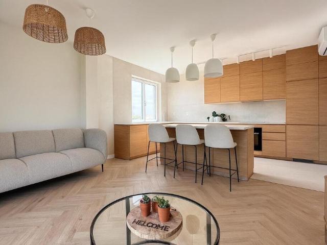 Przestronny dwupoziomowy apartament 100 m² z tarasem i balkonem