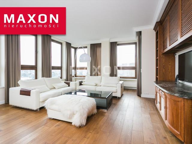 Przestronny 118m² apartament z widokiem na Warszawę