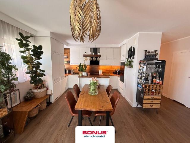 Przestronny 3 pokojowy apartament 91,7 m² z dużym balkonem