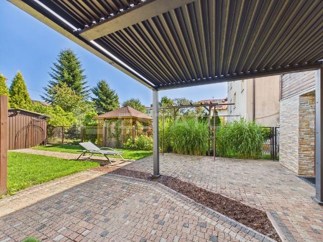 Przestronny bliźniak 240 m² z ogrzewaniem gazowym i fotowoltaiką