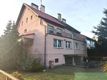 Przestronny bliźniak z garażami i tarasem w Kamieniu