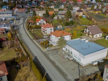 Przestronny budynek komercyjny 647 m² z dużym potencjałem