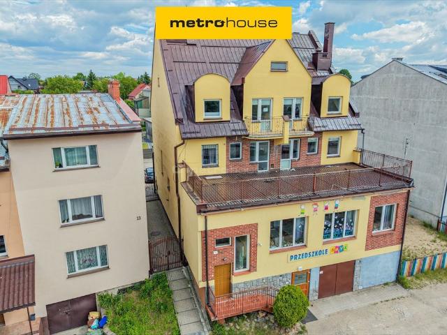 Przestronny budynek usługowy 423 m² z tarasem i modernizacją