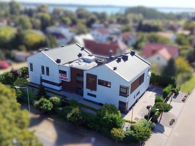 Przestronny budynek usługowy 880 m2 z windą