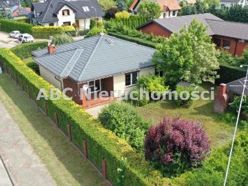 Przestronny dom 121 m² z ogrodem i garażem w Ujściu