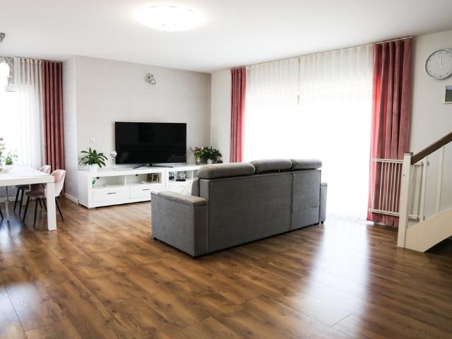 Przestronny dom 136 m² z dużym ogrodem i garażem