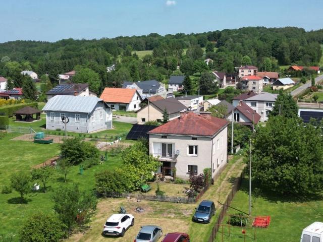 Przestronny dom 130 m² z potencjałem, ogrzewanie pellet