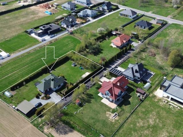 Na sprzedaż przestronny dom 149 m² z dużym ogrodem i garażem
