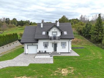 Przestronny dom 140 m² z garażem, klimatyzacją i ogrodem