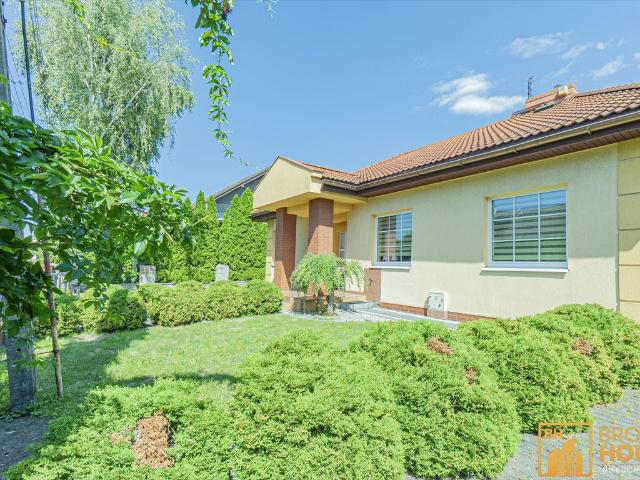 Zapraszam do obejrzenia przestronnego domu 155 m² z garażem i ogrodem