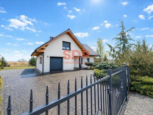Przestronny dom 156 m2 na dużej działce 24 arów, spokojna okolica