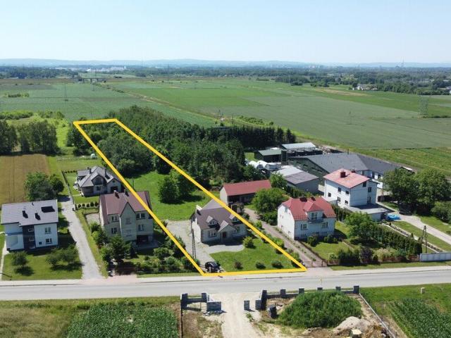 Przestronny dom 156 m² na 52 arowej działce w Łęgu Tarnowskim