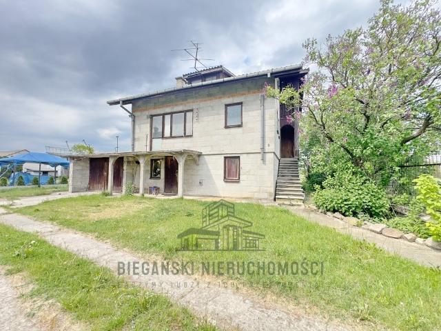 Zapraszam do obejrzenia przestronnego domu 152 m² z dużym tarasem i garażem