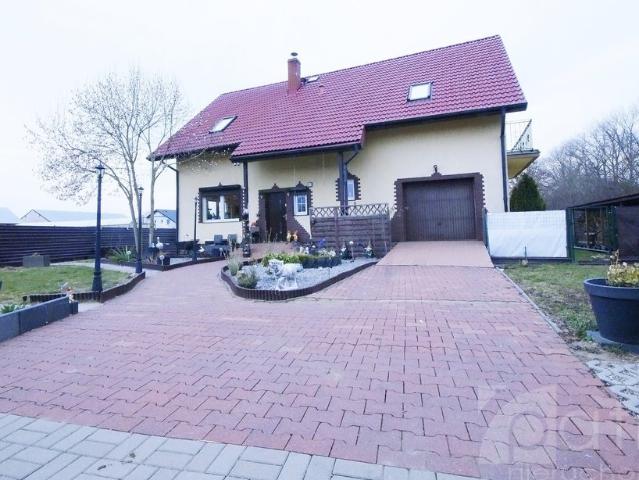 Przestronny dom 153 m² po remoncie, garaż, ogród, Darż