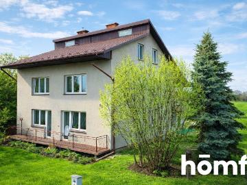 Przestronny dom 166 m² z garażami i dużą działką