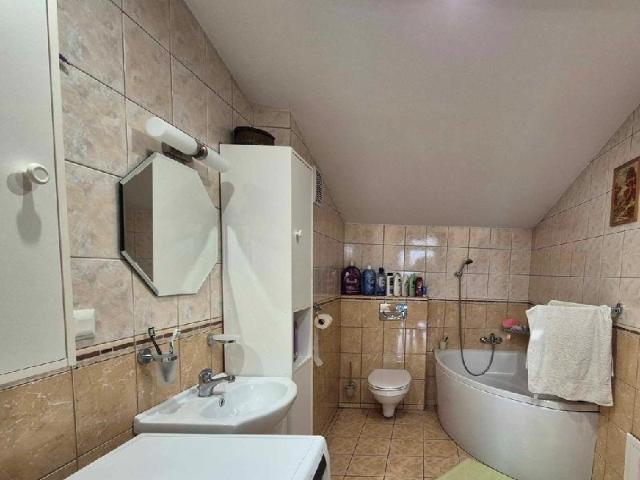 Na sprzedaż przestronny dom 160 m² z piękną działką w Poczesnej