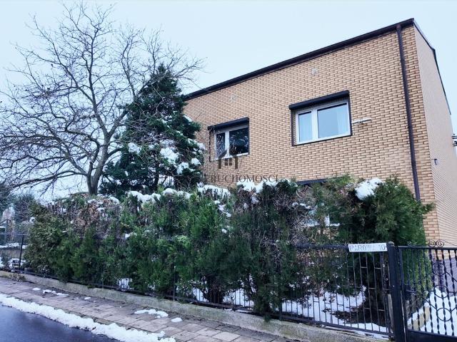 Przestronny dom 160 m² z garażem i ogrodem w Koninie