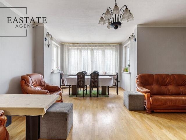 Przestronny dom 160 m² z potencjałem i balkonami