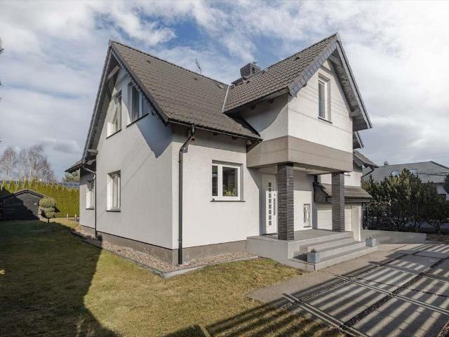 Przestronny dom 175 m2 z garażem, nowoczesne udogodnienia