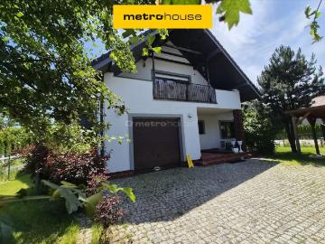 Przestronny dom 175 m² z dwoma wejściami i garażem