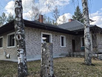 Przestronny dom 176 m² z basenem i potencjałem rozbudowy