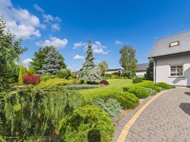 Przestronny dom 178 m² z dużą działką i nowoczesnym układem