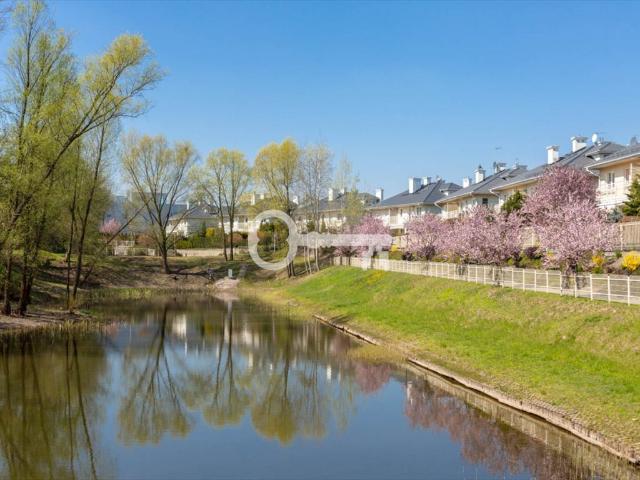 Przestronny dom 185,8 m² z garażem na prestiżowym osiedlu