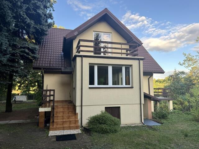 Przestronny dom 187 m² z piwnicą i tarasem