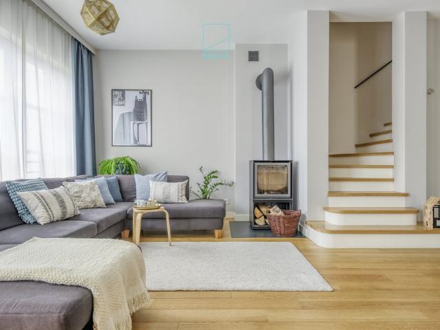 Przestronny dom 188 m² po remoncie, 4 sypialnie, garaż