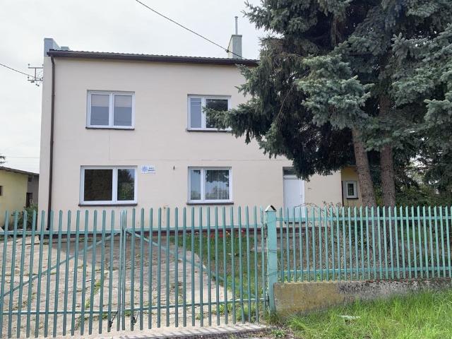 Przestronny dom 180 m2 z własnym lasem i garażami