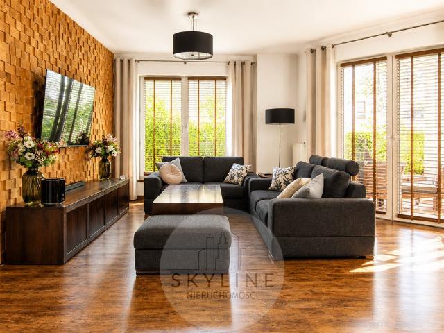Przestronny dom 192 m² z garażem i tarasem w Lesznowoli