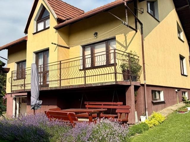 Przestronny dom 193 m2 z garażem i ogrodem w Wadowicach