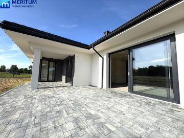Przestronny dom 205 m² z garażem i nowoczesnym wyposażeniem