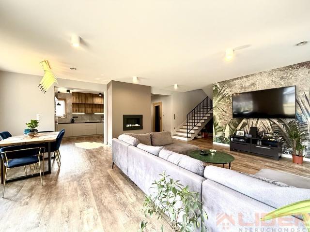 Przestronny dom 208 m² z garażem i dużą działką