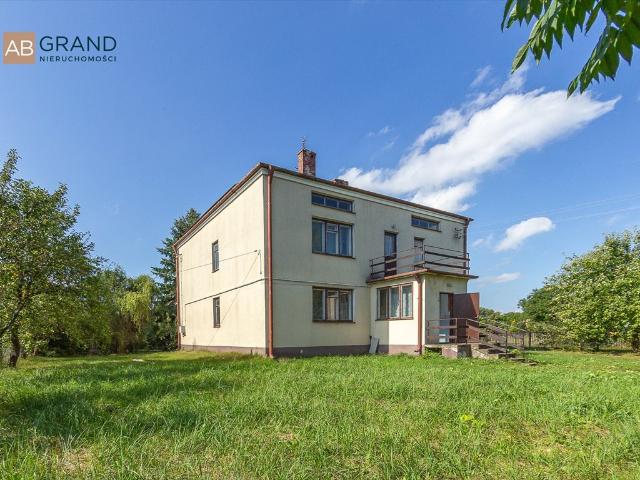 Przestronny 6 pokojowy dom 200 m² w Chutkowicach zapraszam