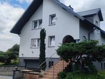 Przestronny dom 200 m² z dużą działką w Wojcieszynie