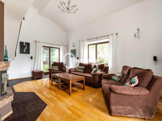 Przestronny dom 200 m² z garażami i Smart Home polecam
