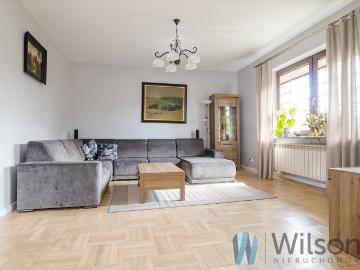 Przestronny dom 215 m² z garażem i magazynem w Jabłonnie